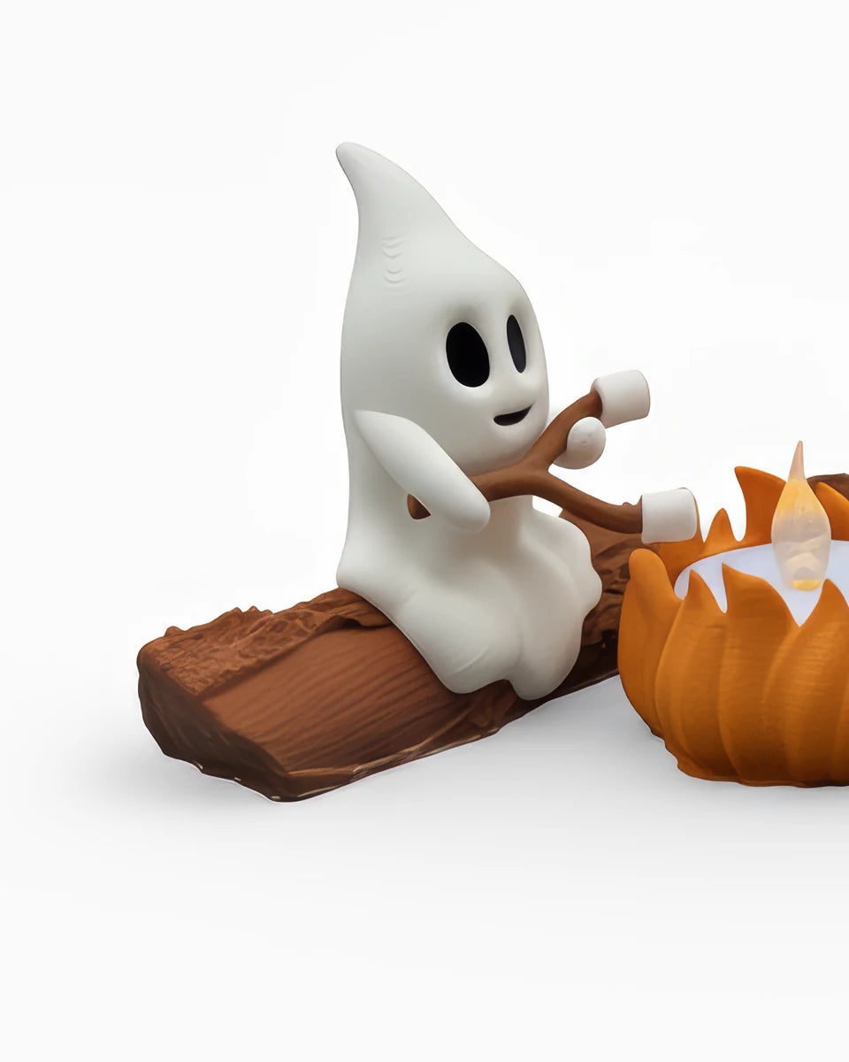 Spookje roostert marshmallows bij het kampvuur